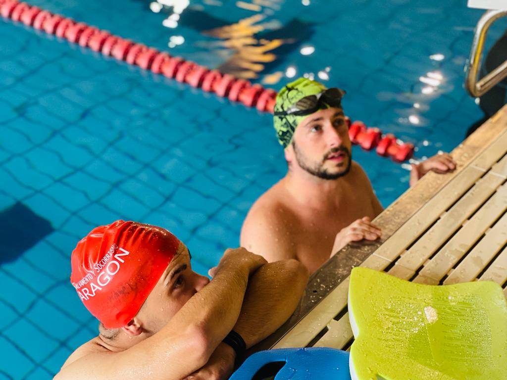 clases de natación alumnos deporte